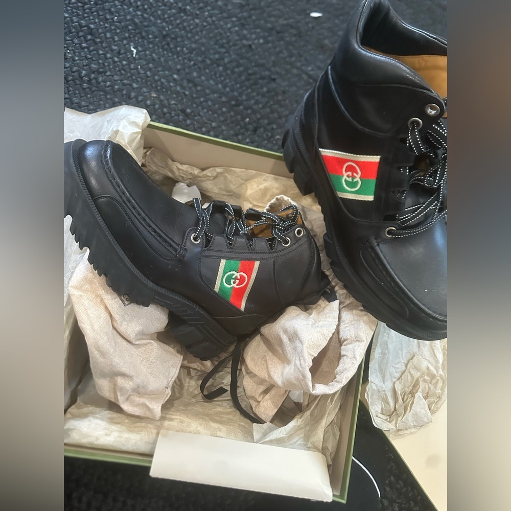 Gucci ankle boot interlocking G